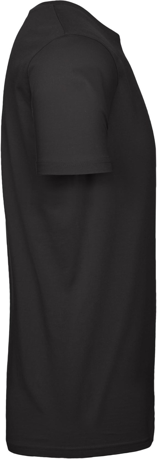 color:black
